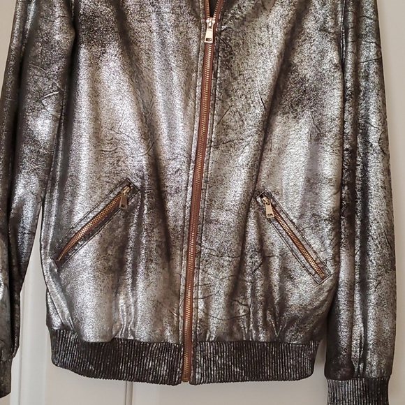 Leather jacket - Picture 3 of 4